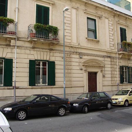 La Maison Des Livres Reggio di Calabria Eksteriør billede