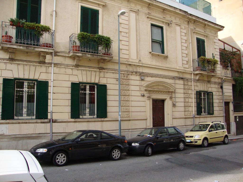 La Maison Des Livres Reggio di Calabria Eksteriør billede
